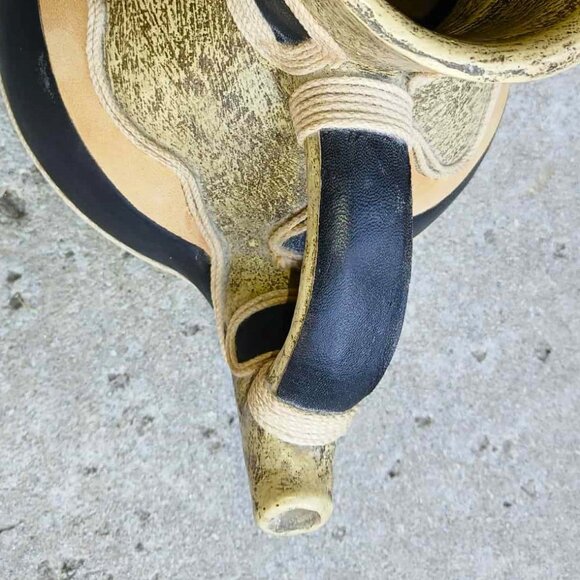 Handmade ANXI Chilean Leather and Rattan Wrapped Ceramic Art Pottery Jug - Picture 3 of 12